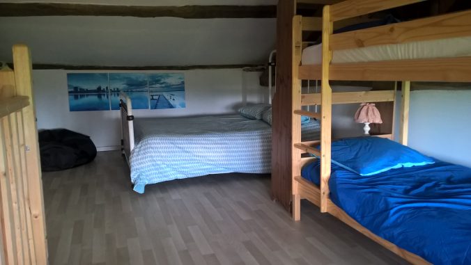 les bourdoncles Ombrassa chambre Est avec lit superposé et double lit