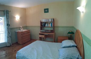 les bourdoncles serena grande et belle chambre avec lit double