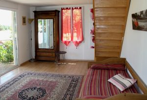 les bourdoncles ombrassa petit salon Est avec vue sur la terrasse